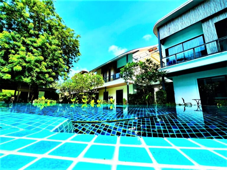 Startling Pool Access Suite in Phuket