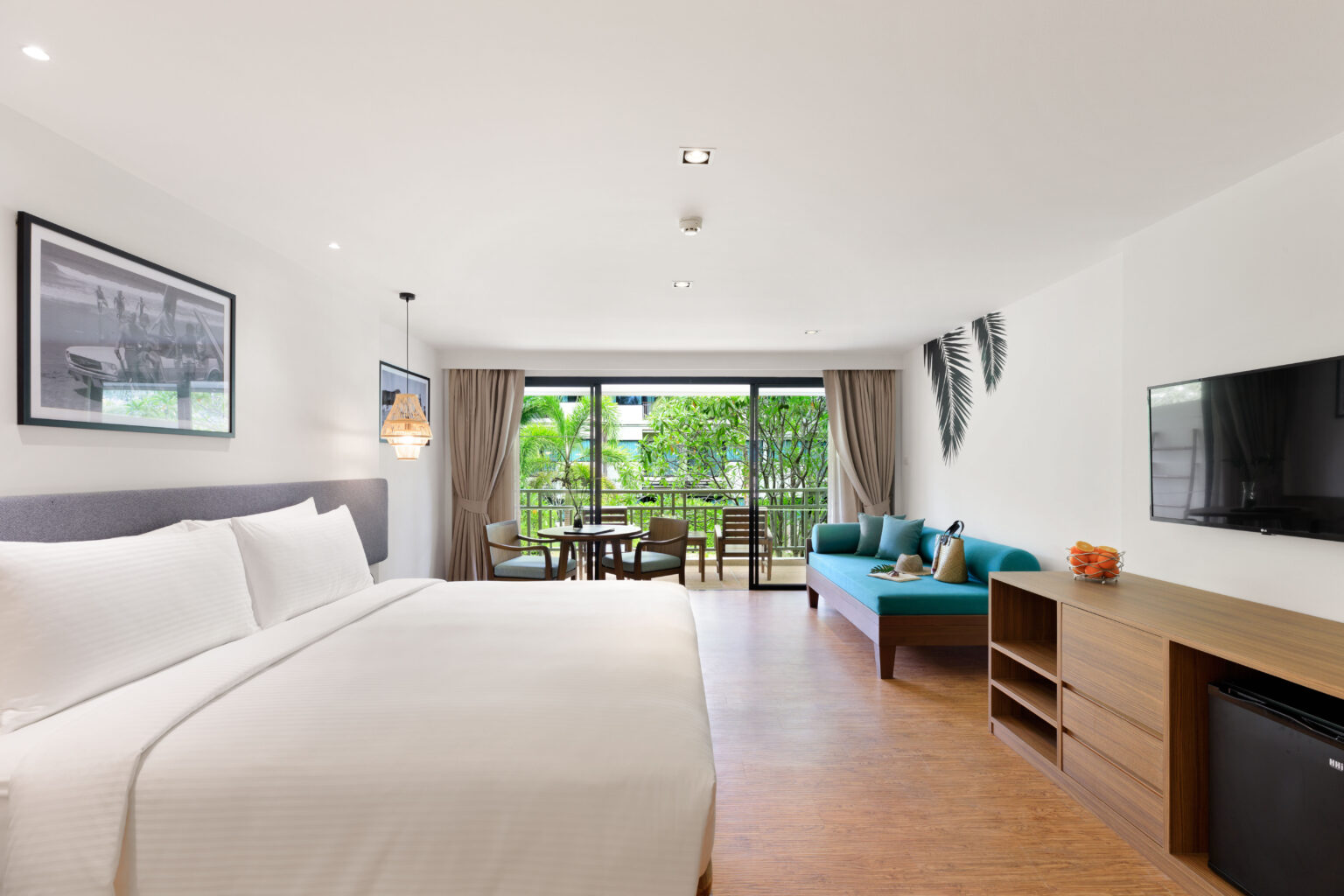 outrigger-khao-lak-beach-resort-deluxe-garden-balcony-1-king-4