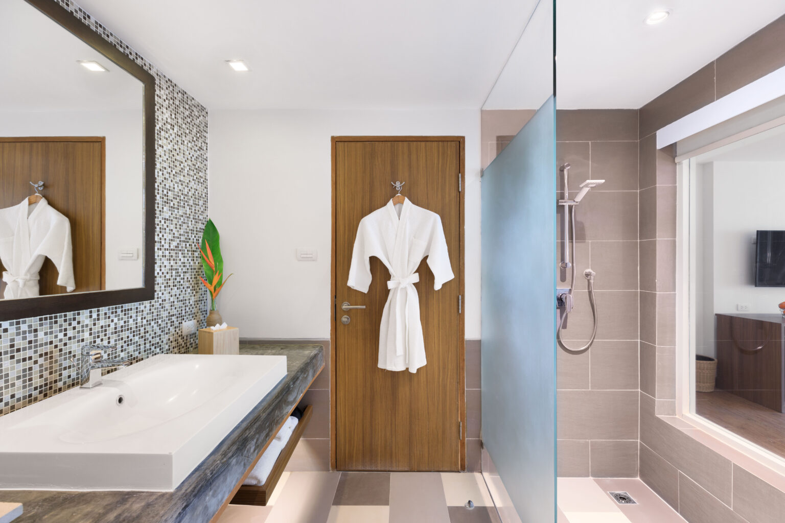 outrigger-khao-lak-beach-resort-deluxe-garden-balcony-bathroom-3